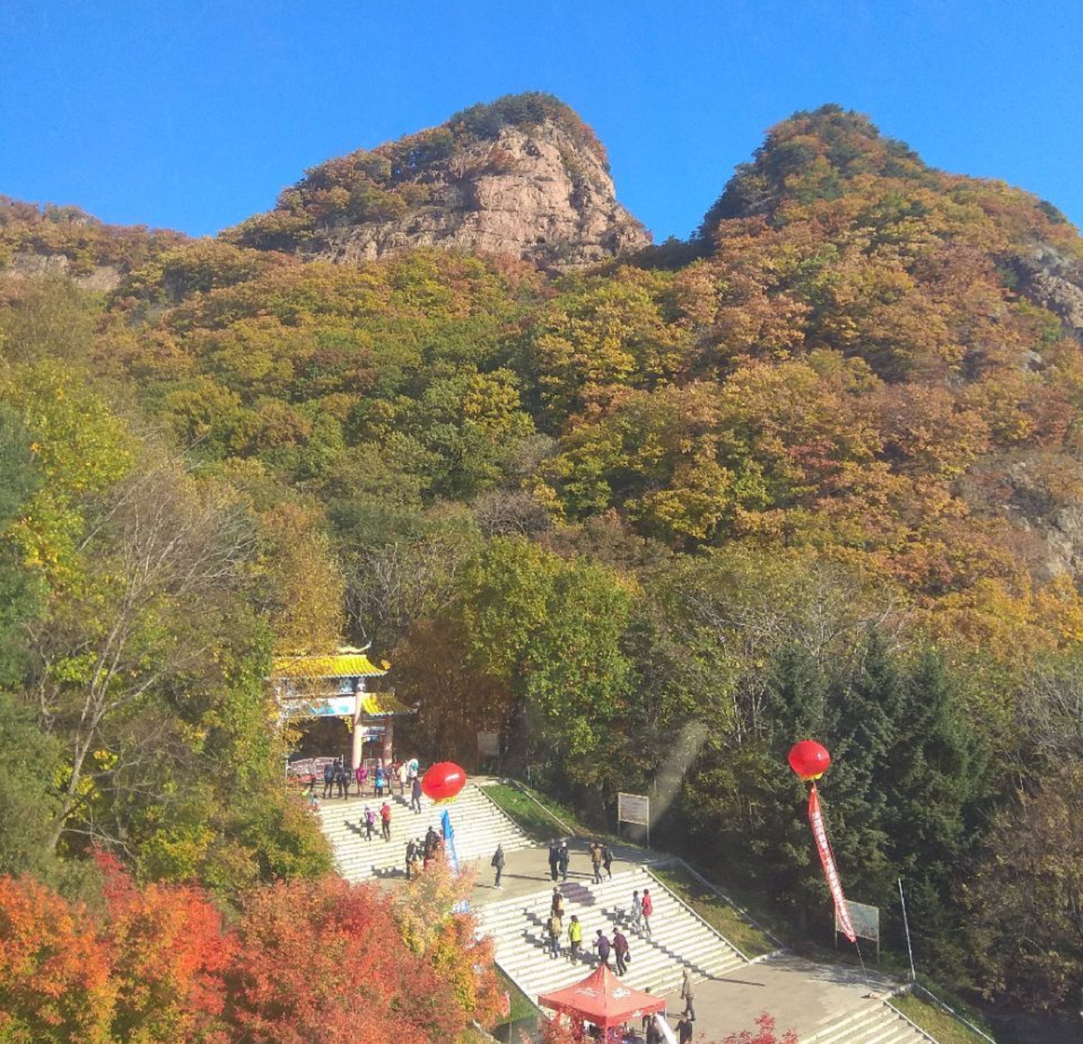 href="/item/拉法山">拉法山 /a>国家森林公园位于吉林省东部蛟河市