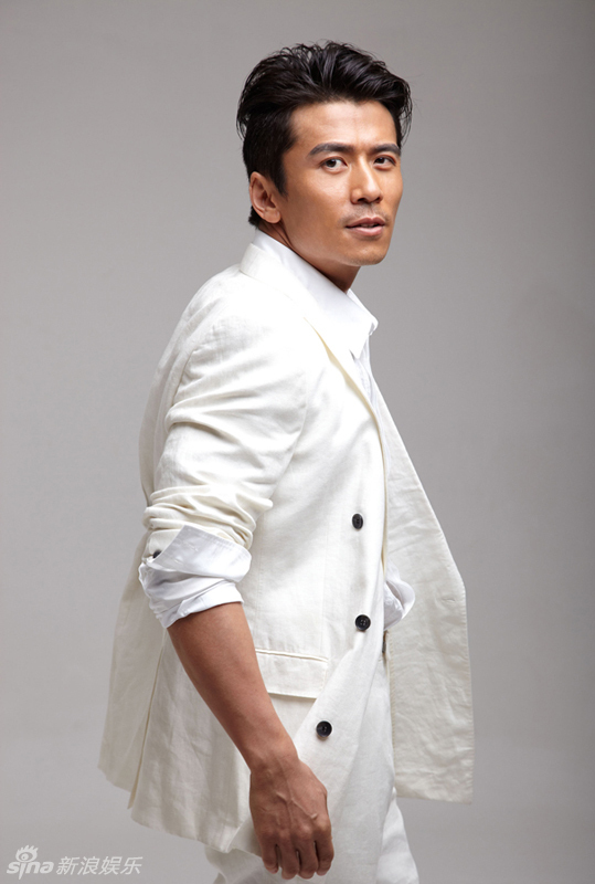  p>唐文龙,1969年11月17日出生于香港,中国香港男演员,歌手.