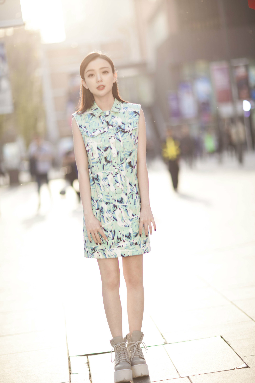 p>汪小敏 ,1992年10月1日出生于广西壮族自治区南宁市,中国内地女歌手