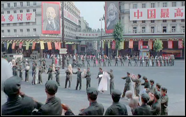  p>《解放军在巴黎》是由cine qua non films制作的喜剧片,该片由 a