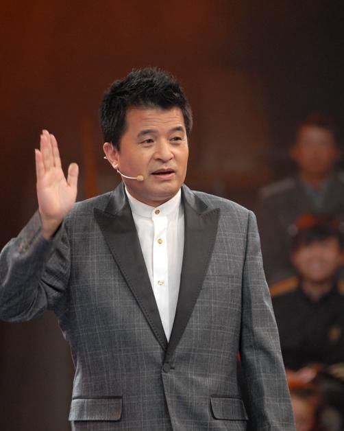  p>毕福剑,1959年1月16日生于辽宁省大连市,中国内地节目主持人,导演