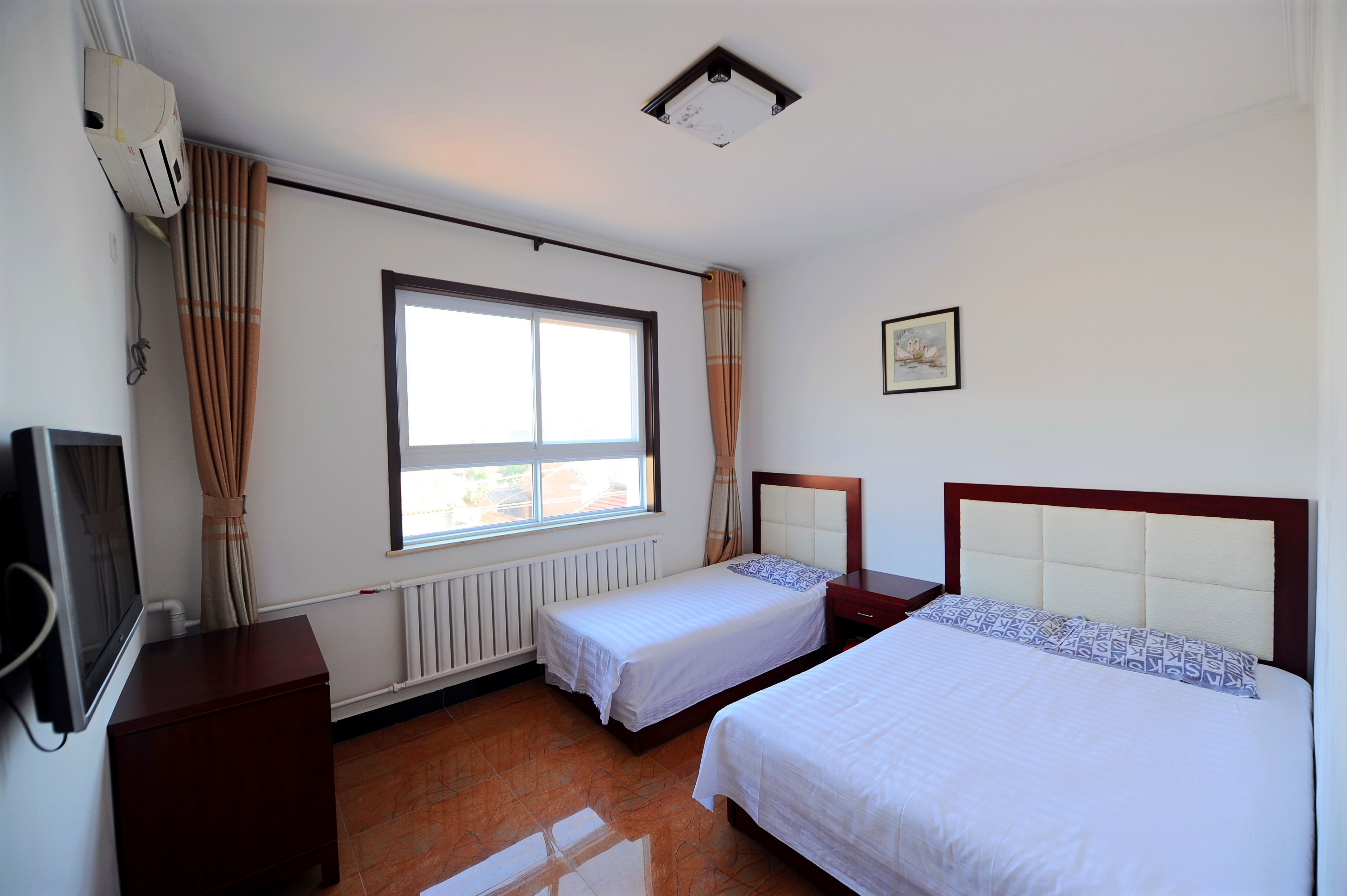  p>庆峡鸿福缘农家院位于龙庆峡景区古城村大牌楼,是集住宿,餐饮,娱乐