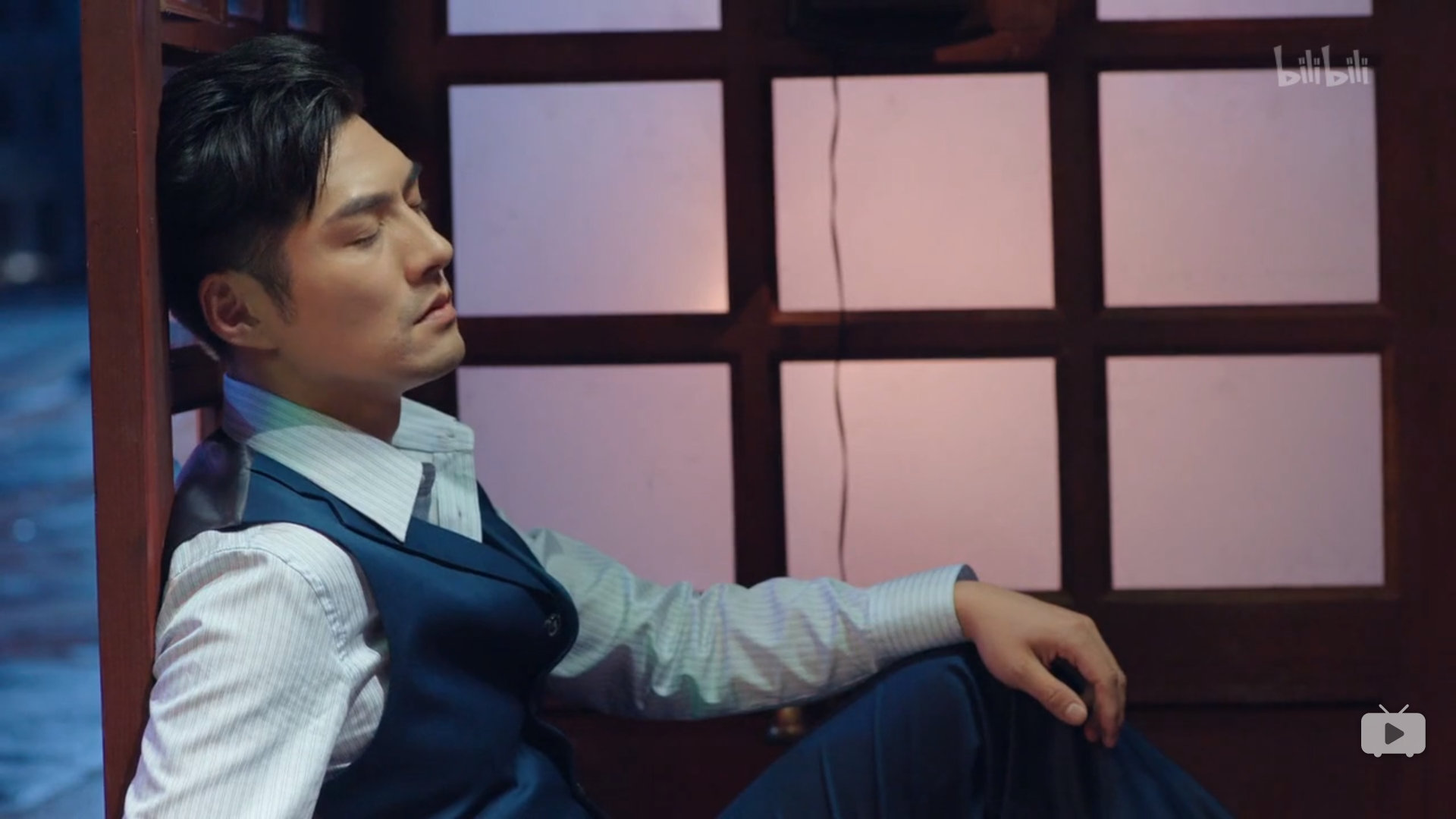 小楼昨夜又东风