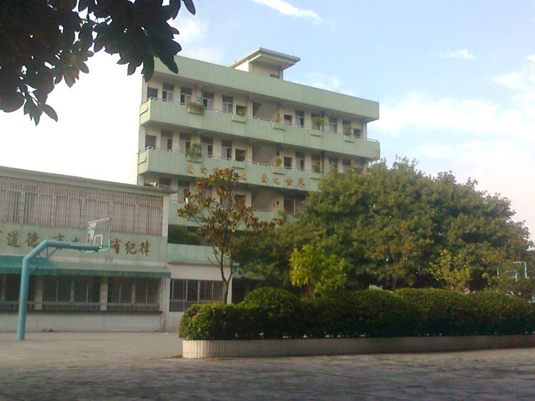 广州市白云区西洲中学