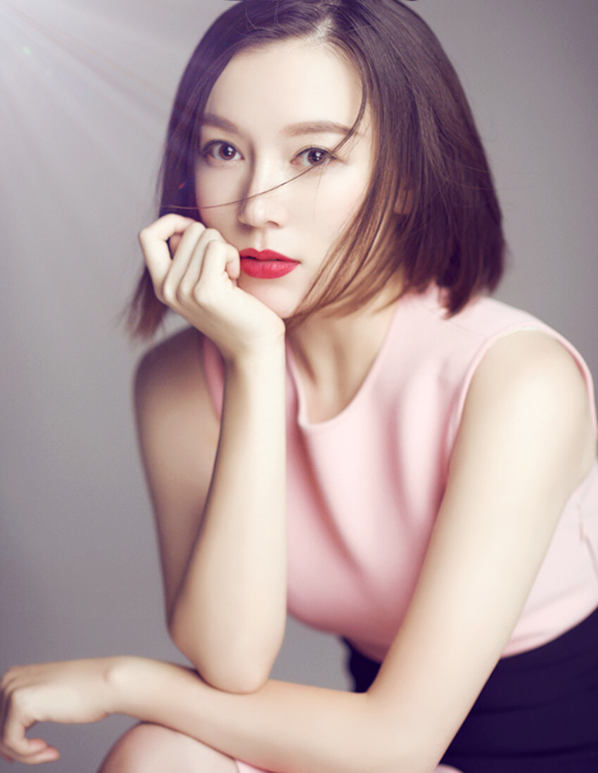  p>王紫依( i>原名王紫伊 /i>),毕业于上海电影学院,中国内地女演员