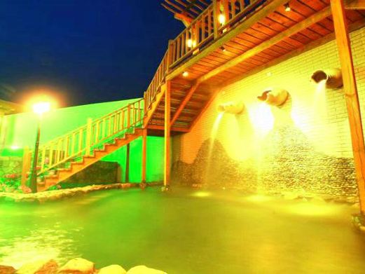  p>葡缇泉位于张家口市怀来县沙城桑园镇后郝窑村. /p>