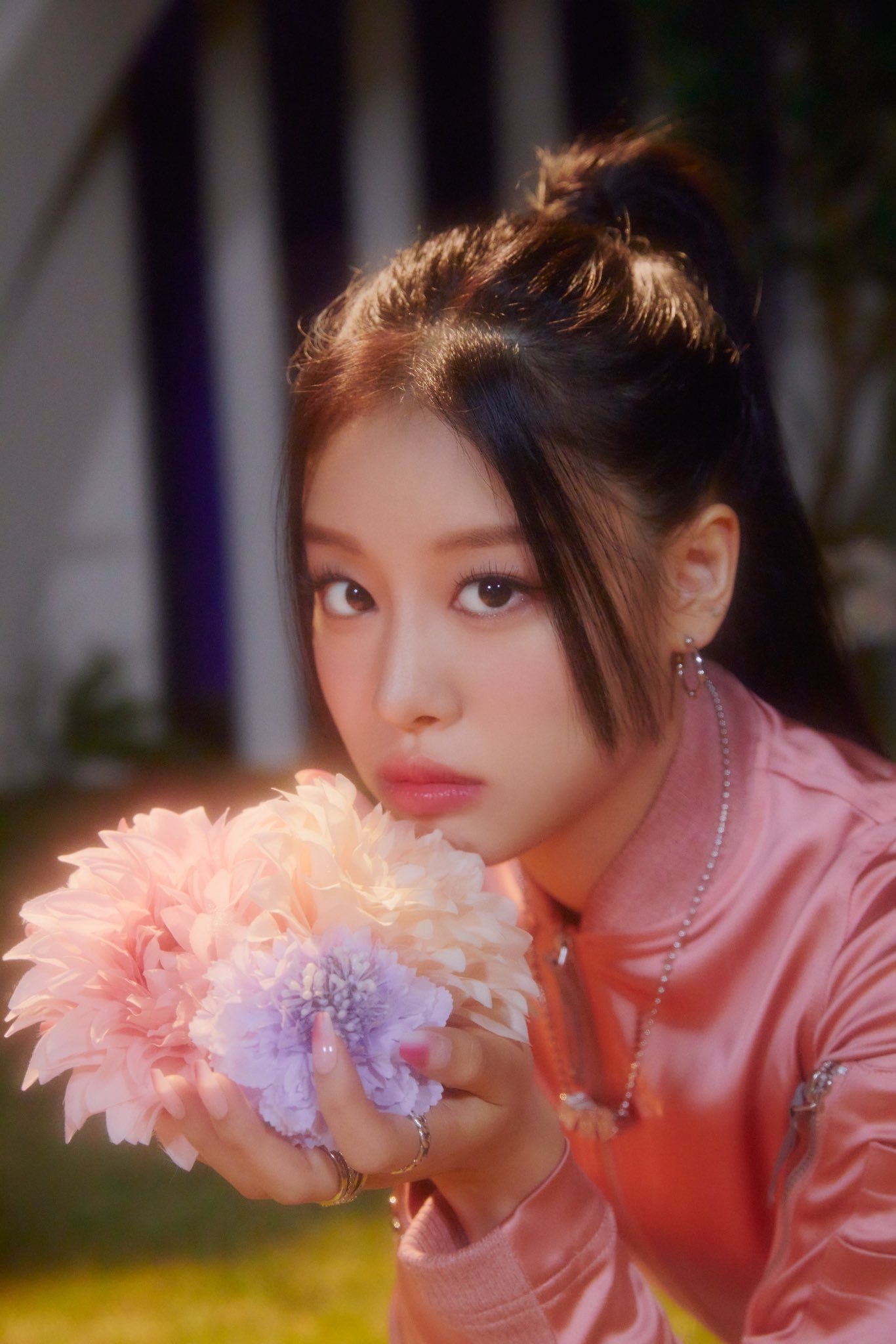 宋紫敬(keena),郑洗弦(saena,队长),郑智皓(sio),郑恩雅(aran)四名成