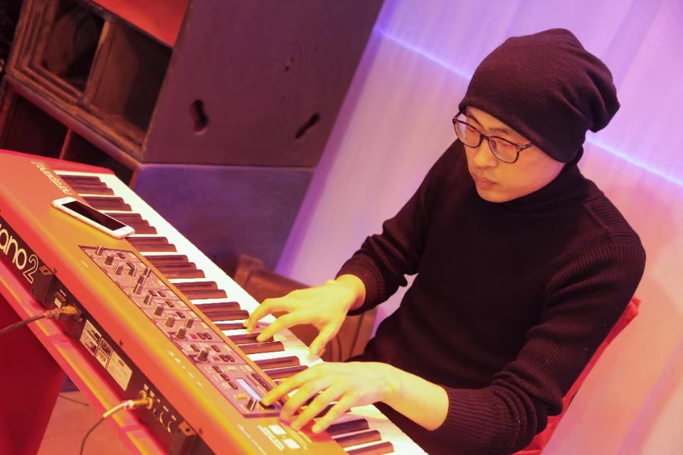  p data-id="gnwyeg6dr4">谭立波,作品有电影