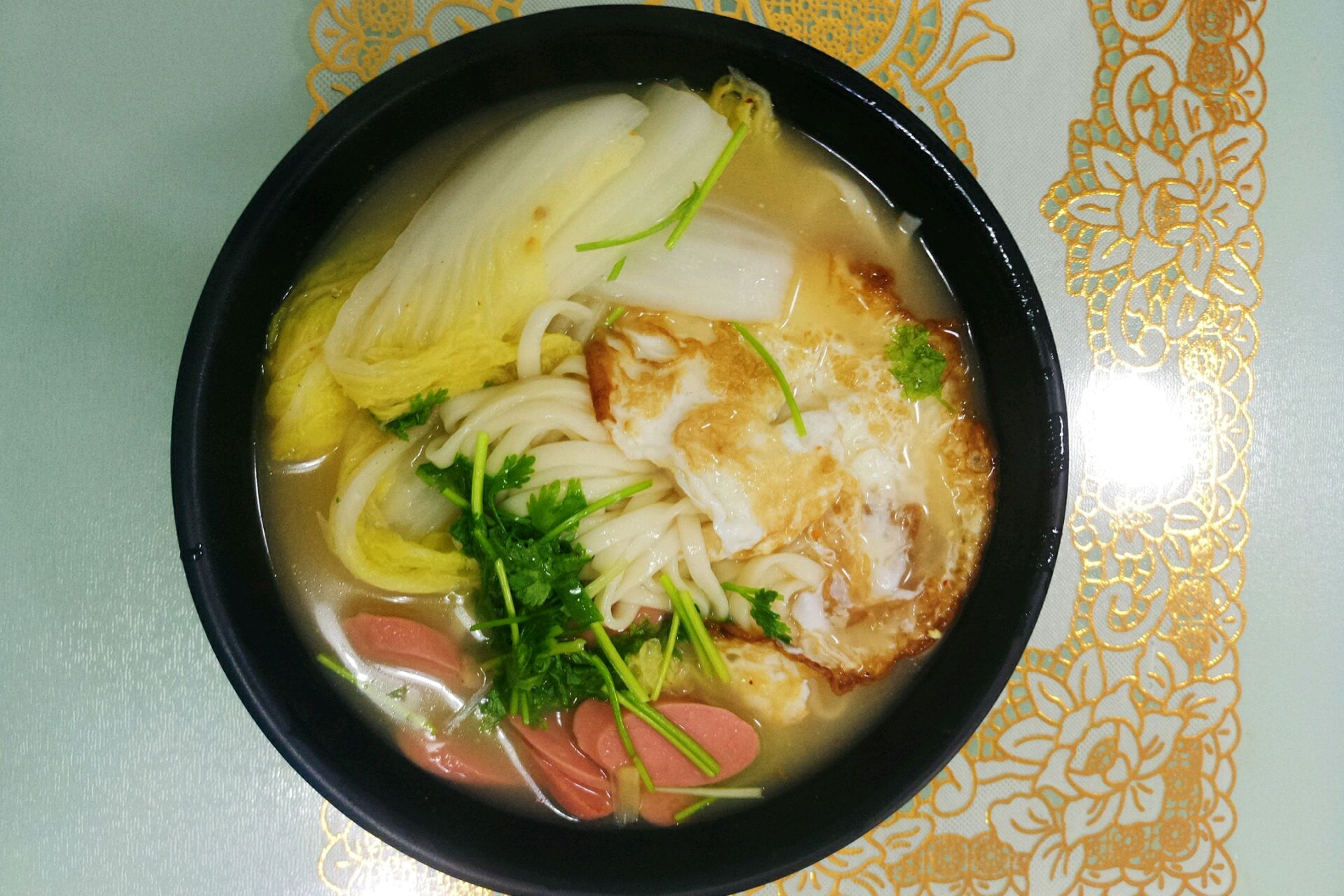 白菜火腿鸡蛋面