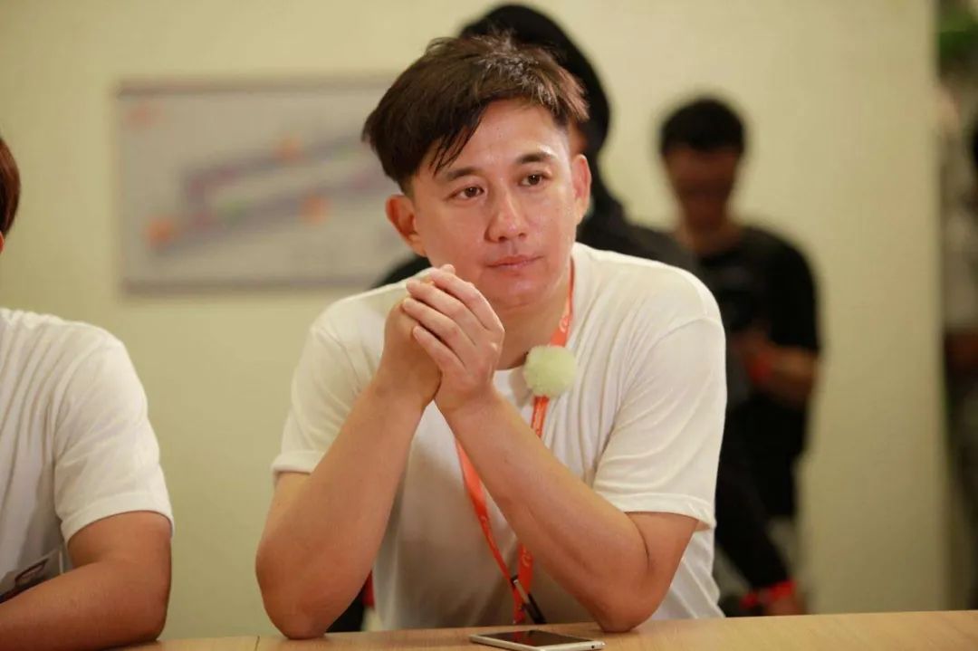 郭麒麟凡是不肯认输，嘴皮子功夫了得，连黄磊都是他手下败将？_百科TA说