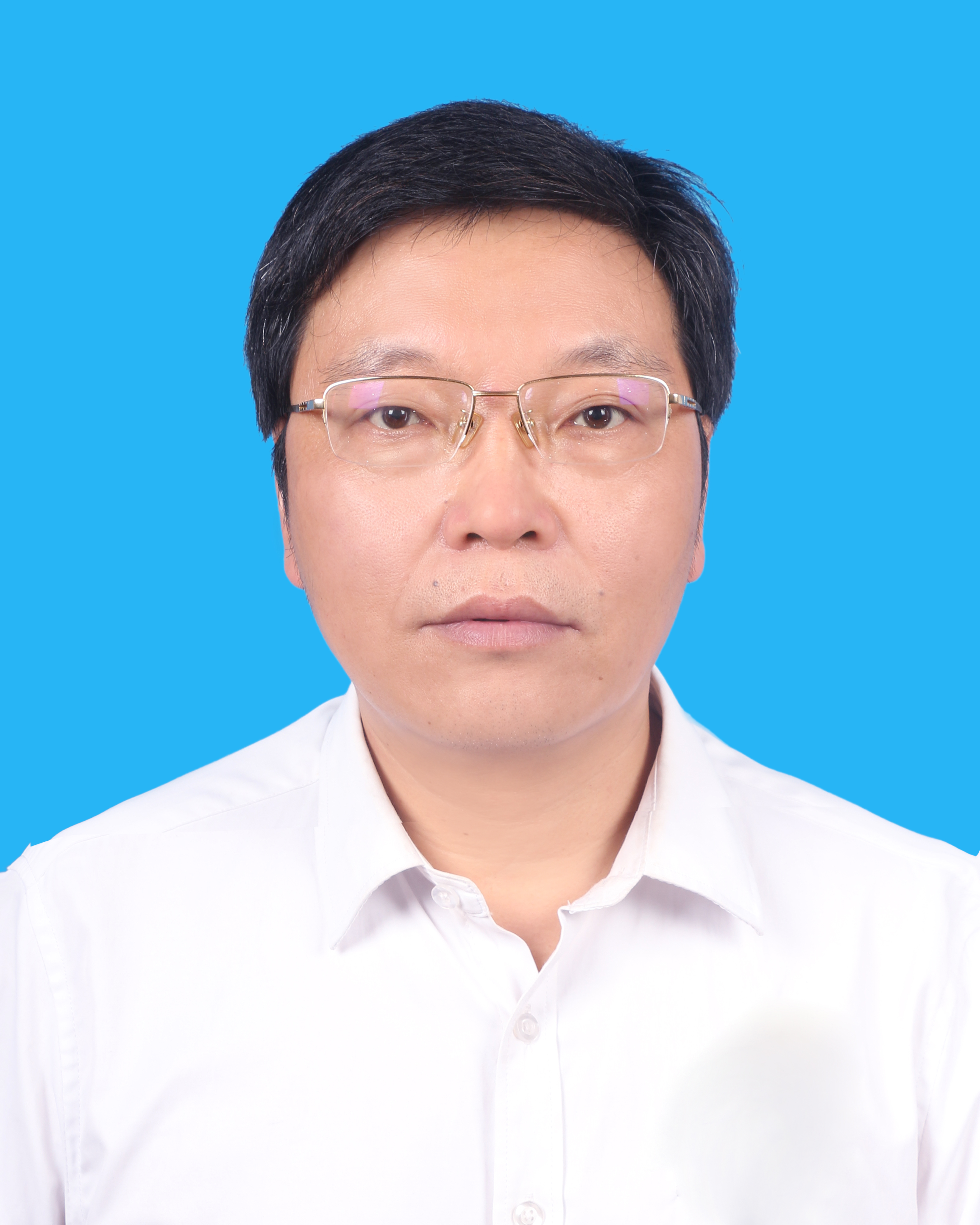  p>唐代贤,男,中共党员,现任重庆市丰都县农业农村委员会主任,县委