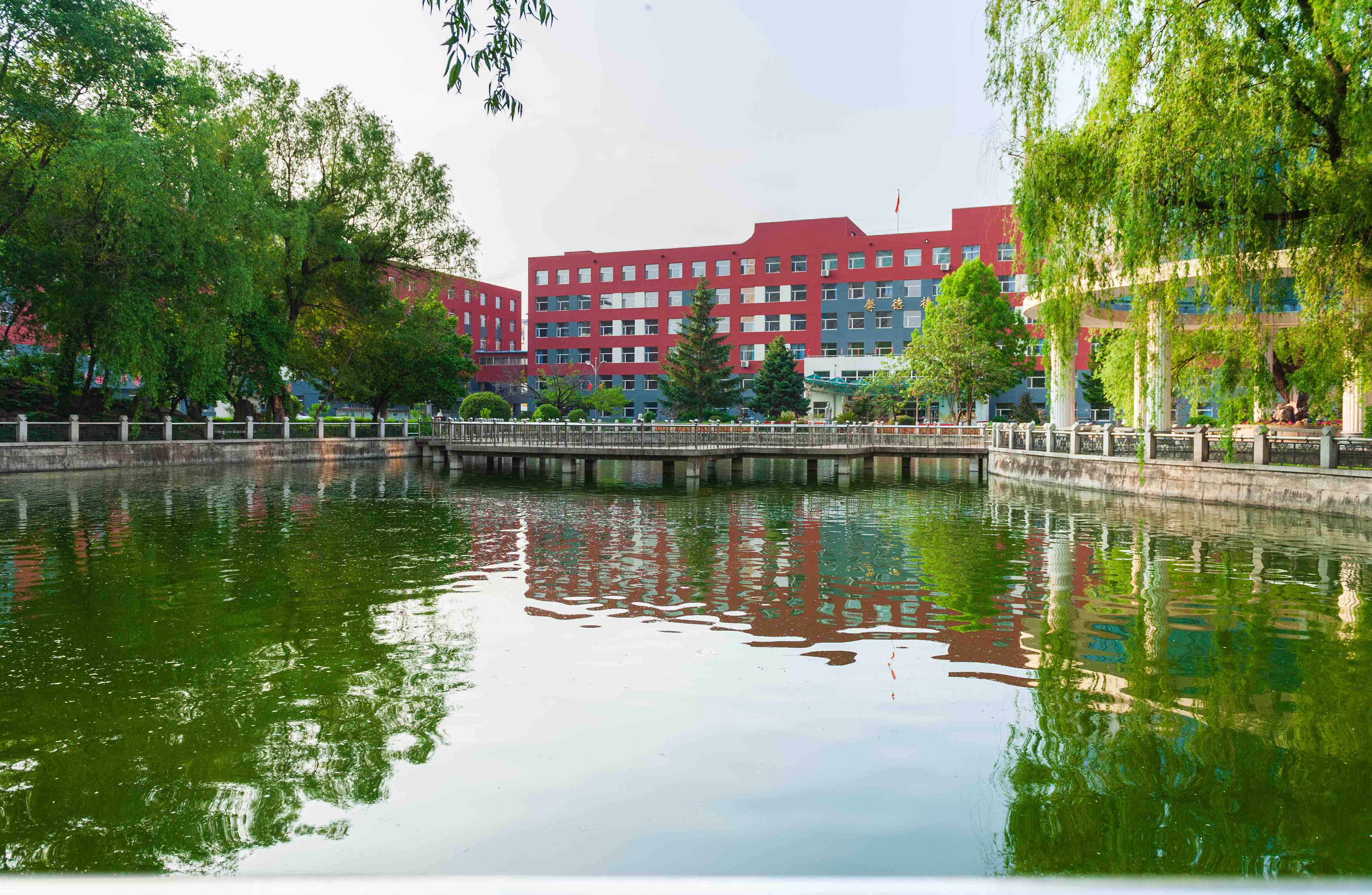 吉林松花江中学