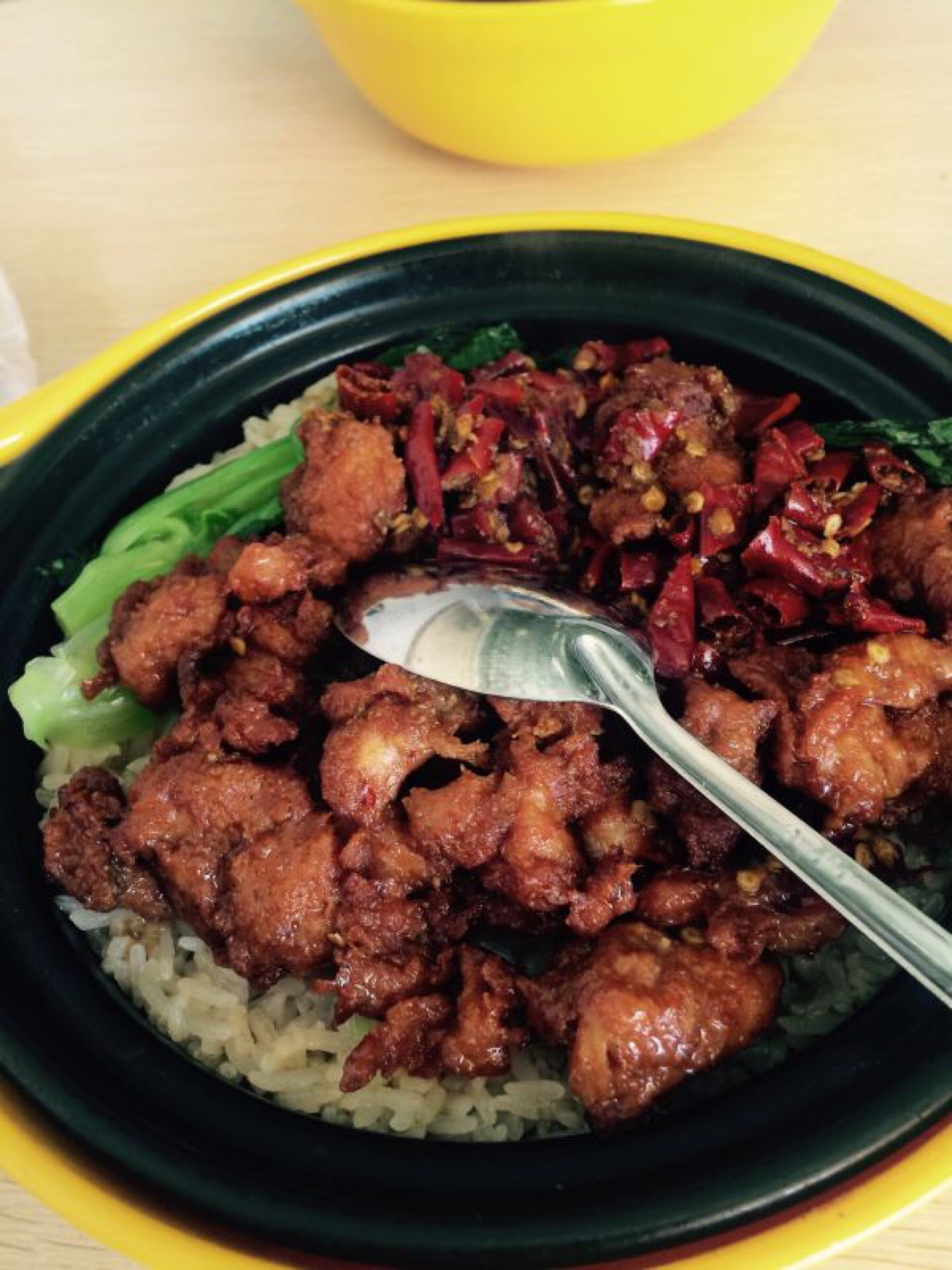 辣子鸡丁煲崽饭