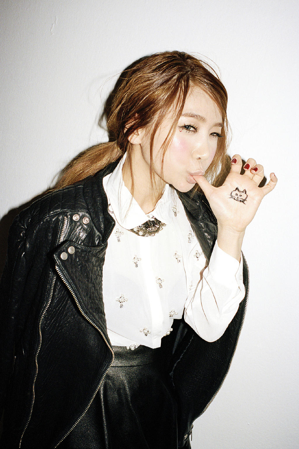  p>jea,本名金孝珍,1981年9月18日出生于韩国,韩国女歌手,组合 a