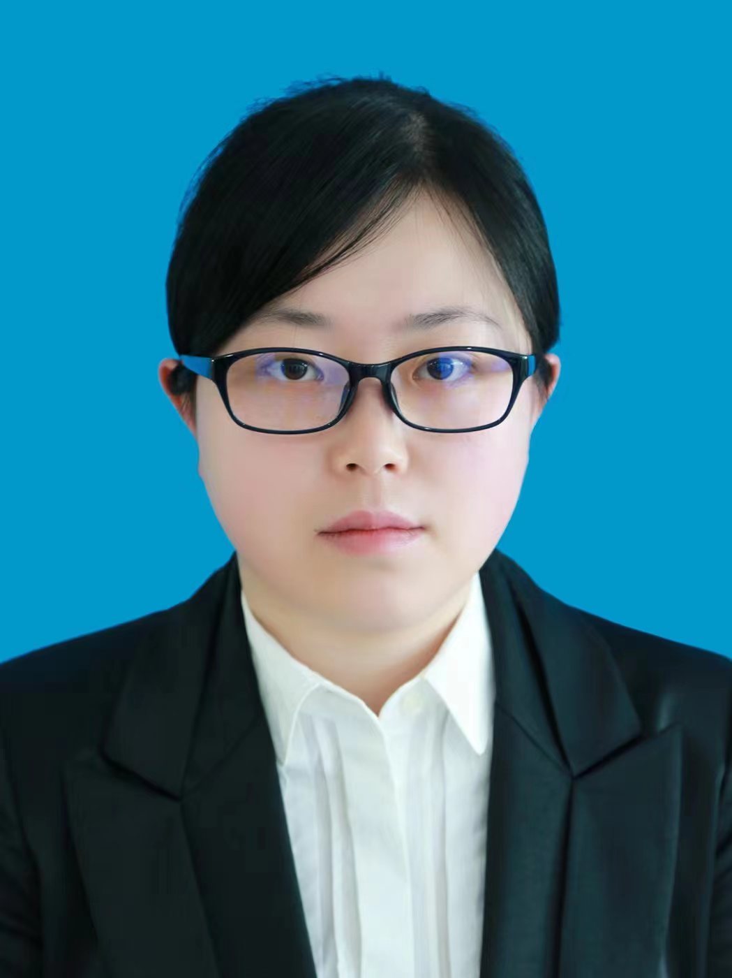 袁媛,女,穿青人,籍贯贵州七星关,出生地