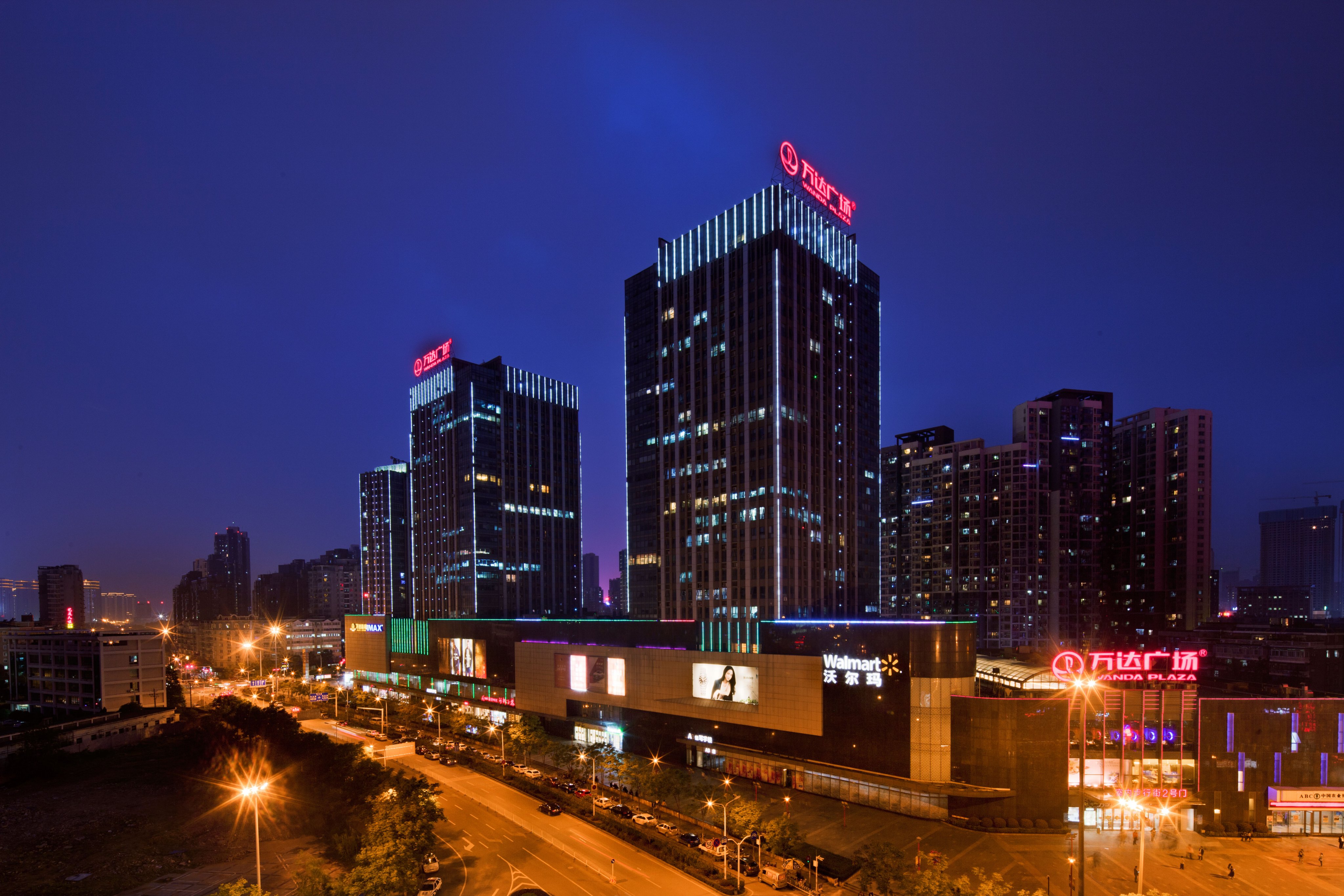万达广场位于武汉市 a target="_blank" href="/item/江汉区/3197742"