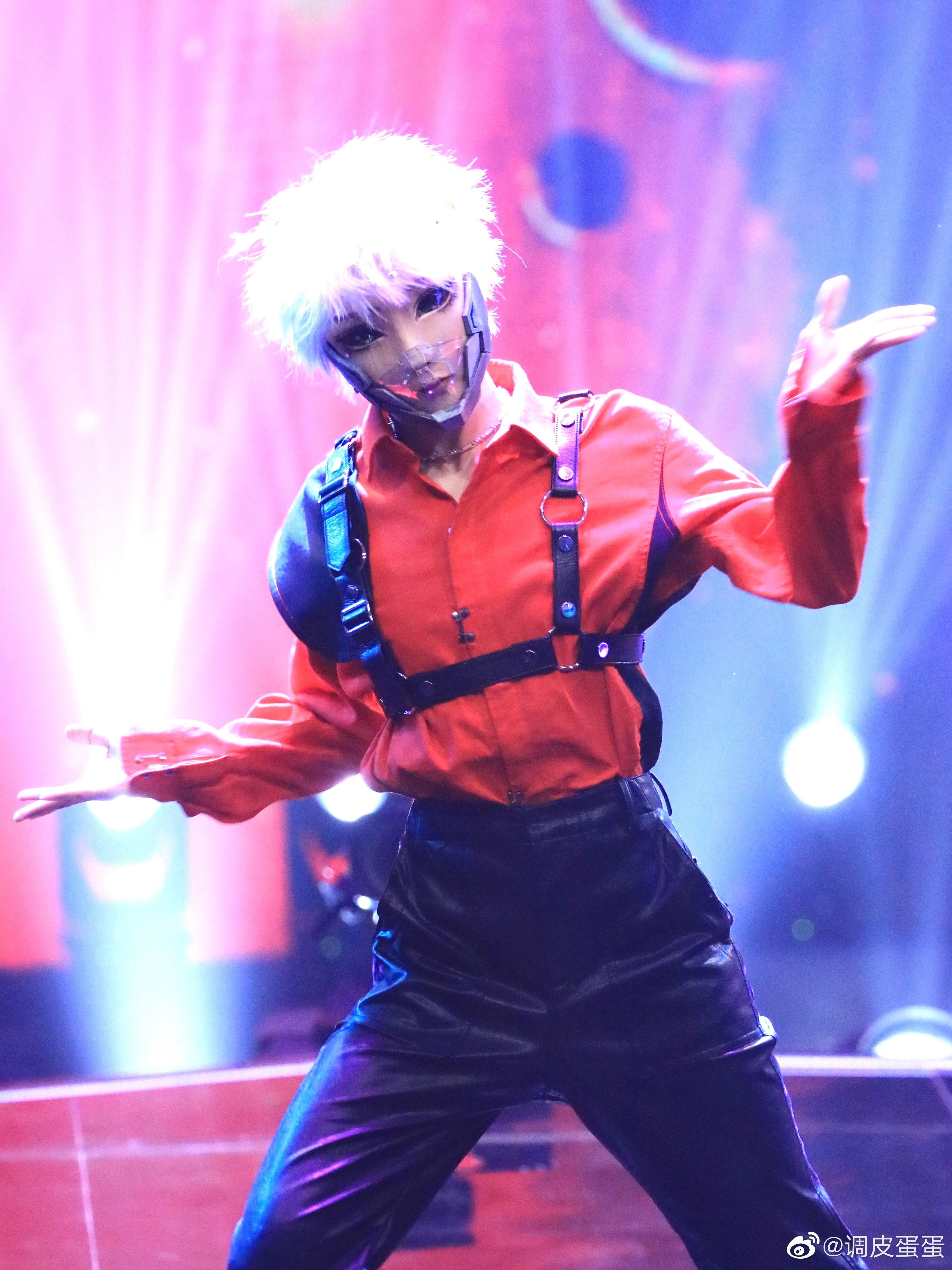  p>刘雨昕,1997年4月20日出生于贵州省,中国内地流行乐女歌手,舞者