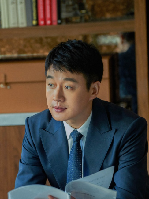 id="64267559">玫瑰的故事 /a>》中的男主角,该剧由男演员佟大为饰演