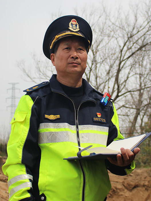 江苏省高速公路交通运输执法总队徐盐支队第四大队党支部书记,大队长