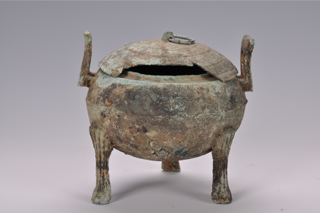 西汉带盖青铜鼎