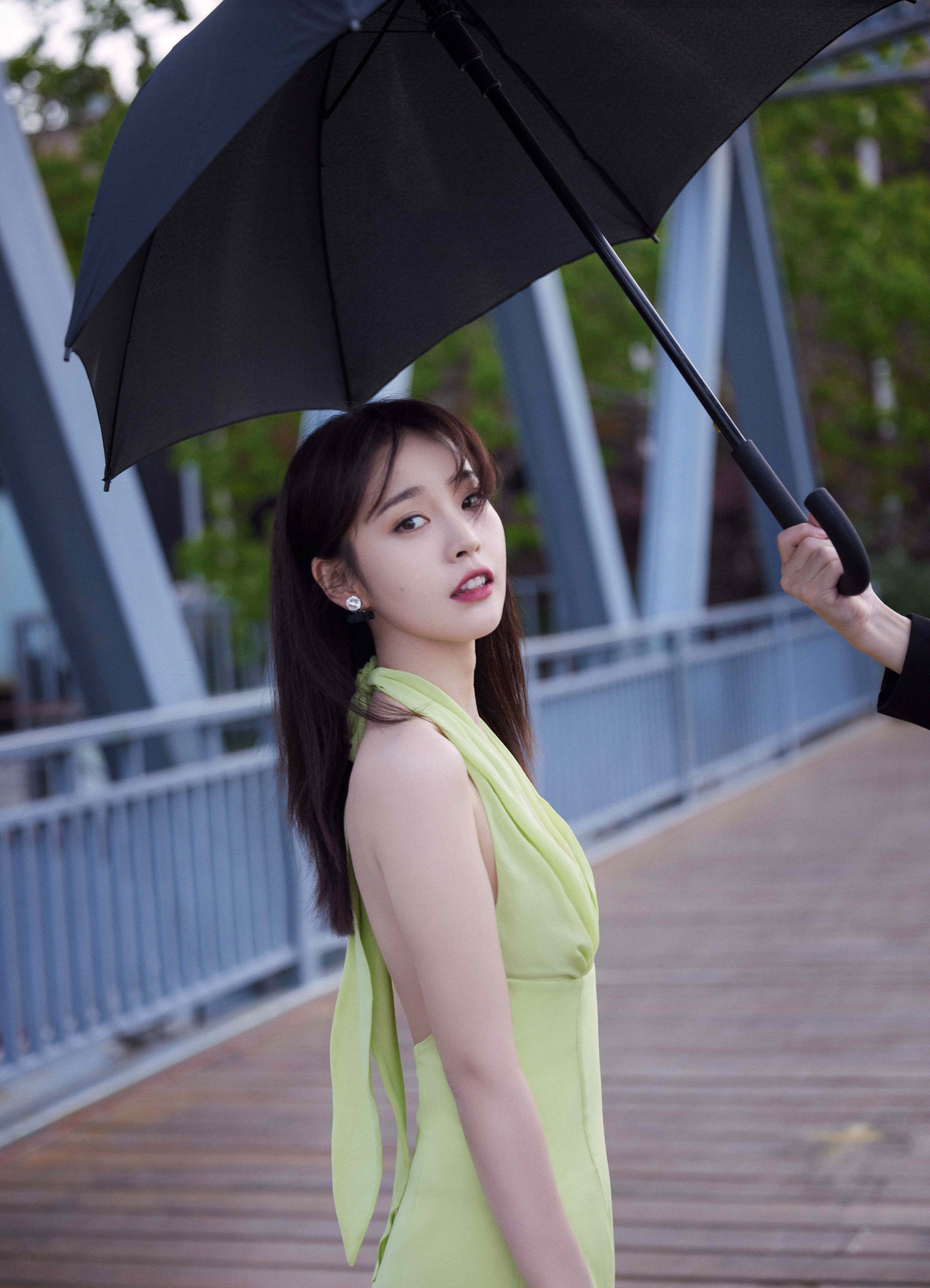 p>张佳宁(karlina),1989年5月26日出生于吉林省辽源市,中国内地女演员