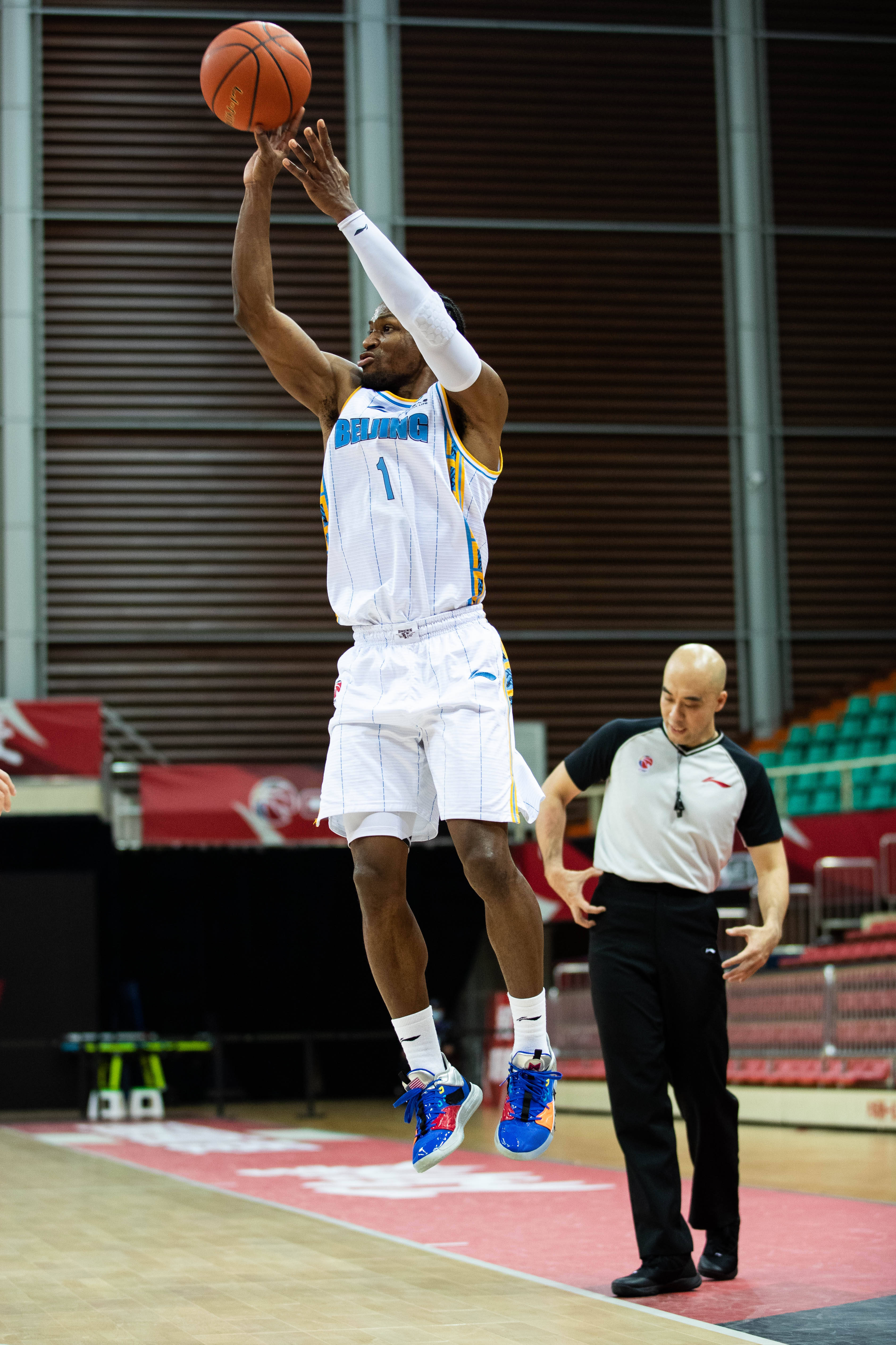 乔纳森·吉布森