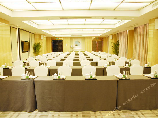  p>南京城市名人酒店由中国(香港)名人城市酒店管理集团有限公司 a