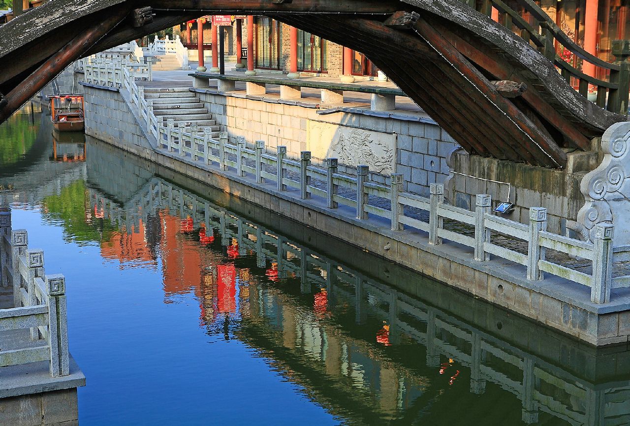  p> a href="#" data-lemmaid="5091932">串场河 /a>是贯穿盐城市区的