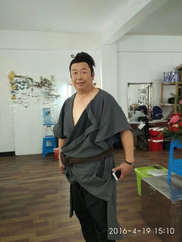  p>刘辉,男,演员,艺名栩飒,参演电视剧《 a target="_blank" href="