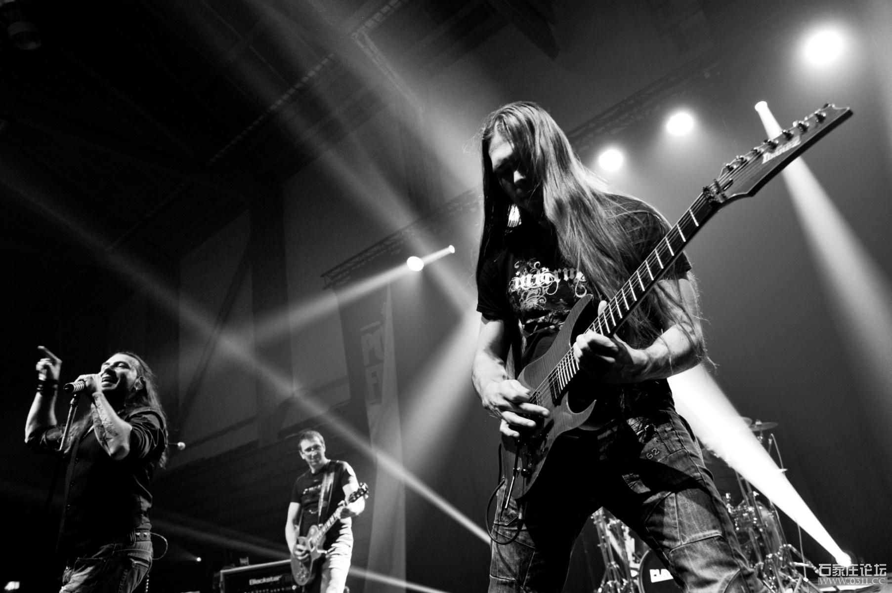 ">音乐形式 /a>,以 a target="_blank" href="/item/重金属/22099"