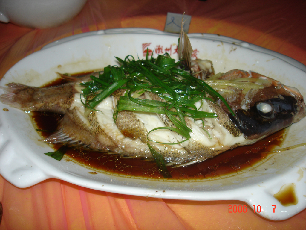 其主要食物有鱼虾类,沙蚕类,幼小软体管蛸类. /p>