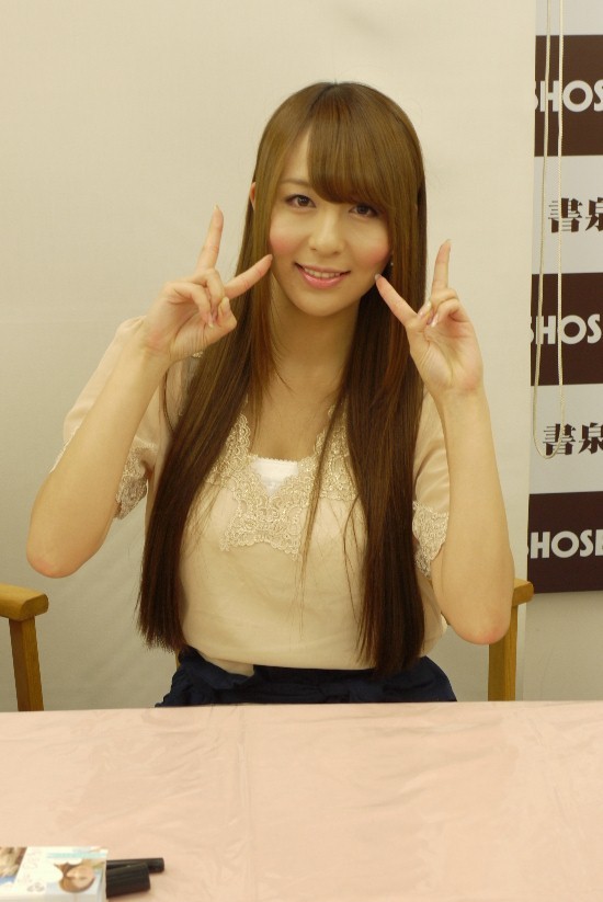 jessica)1989年6月10日出生于 a target="_blank" href="/item/日本