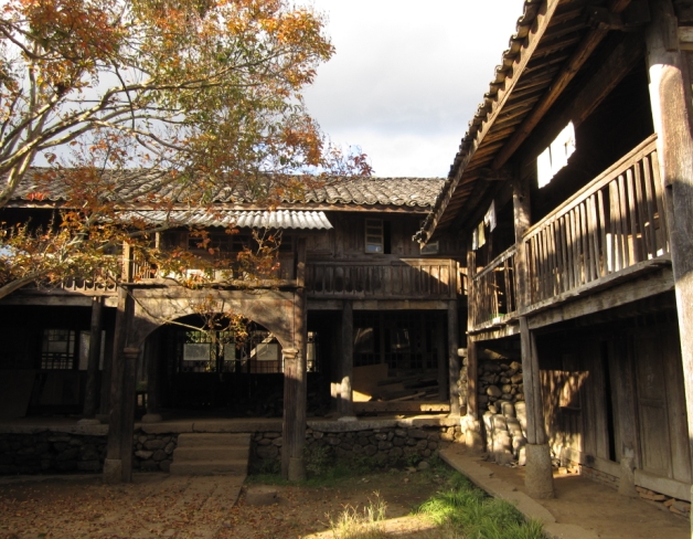  p data-id="gnhfnuecd2">江苴村委会地处云南省腾冲县曲石乡东面,距