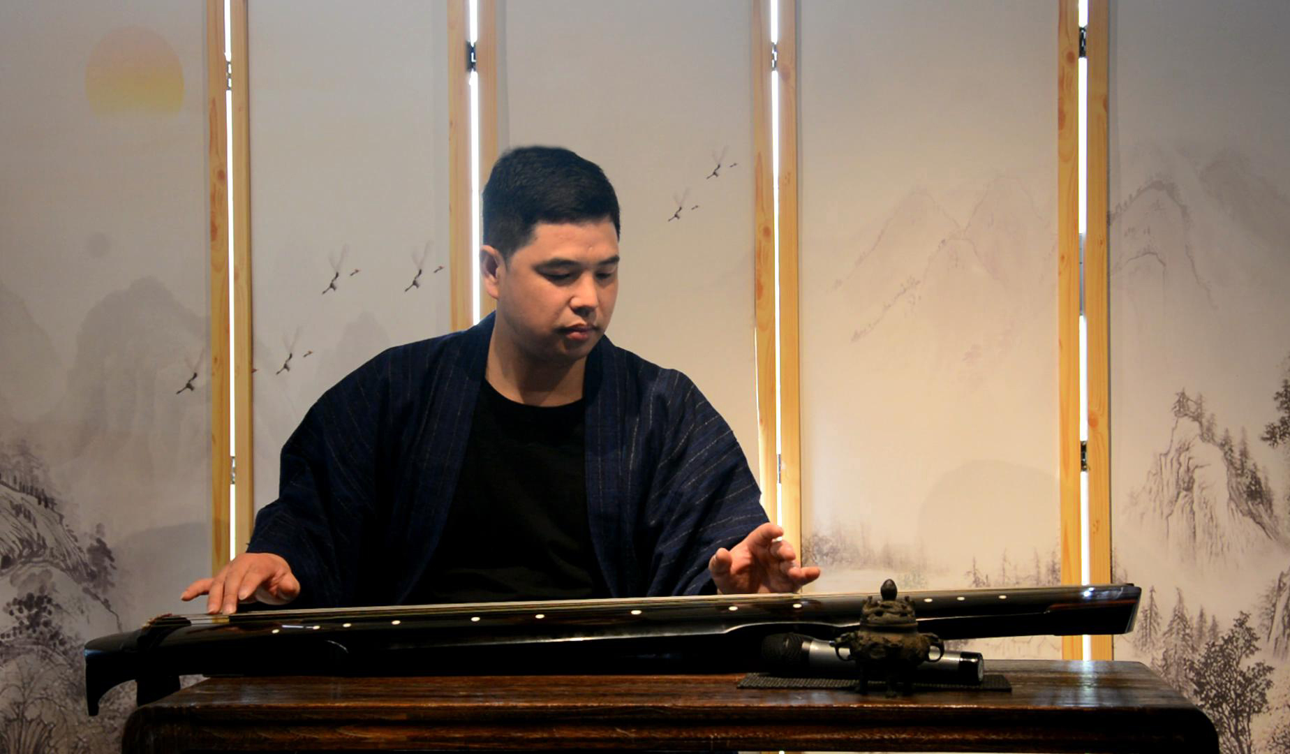从国家级非物质文化遗产项目古琴艺术(浙派) 代表性传承人——郑云飞