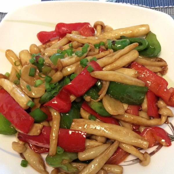 鸡腿菇炒青椒