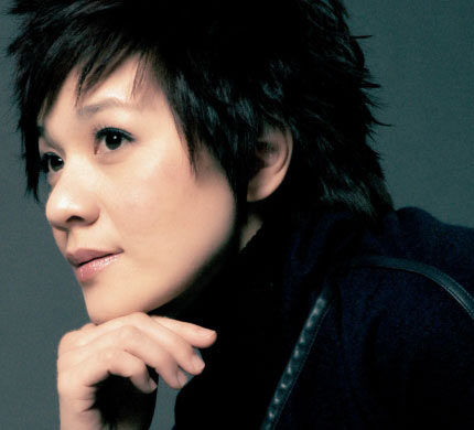  p>柯以敏(mindy quah),1972年3月30日出生于马来西亚槟城,马来西亚