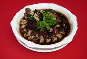  p>豉汁蒸盘龙鳝是 a target="_blank" href="/item/粤菜/306654"