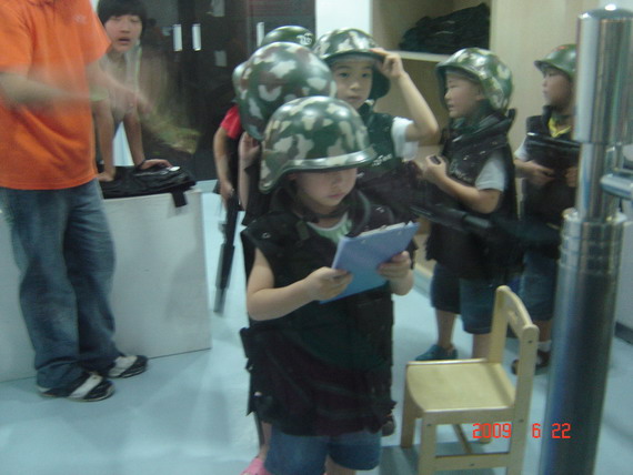  p>星期8小镇是国内首家儿童社会角色体验中心,针对3-13岁的孩子们