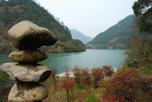  p data-id="gnwumpzep7">江南龙门湾景区位于桐庐富春江支流大源溪