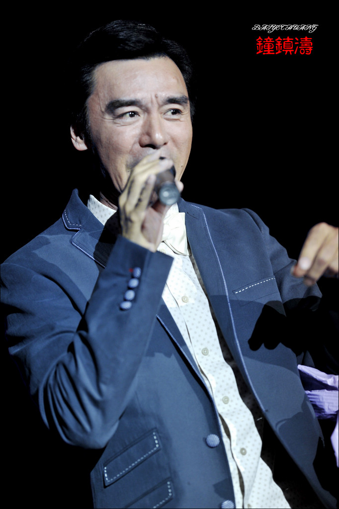  p>钟镇涛(kenny bee),1953年2月23日出生于香港,中国香港男歌手,音乐