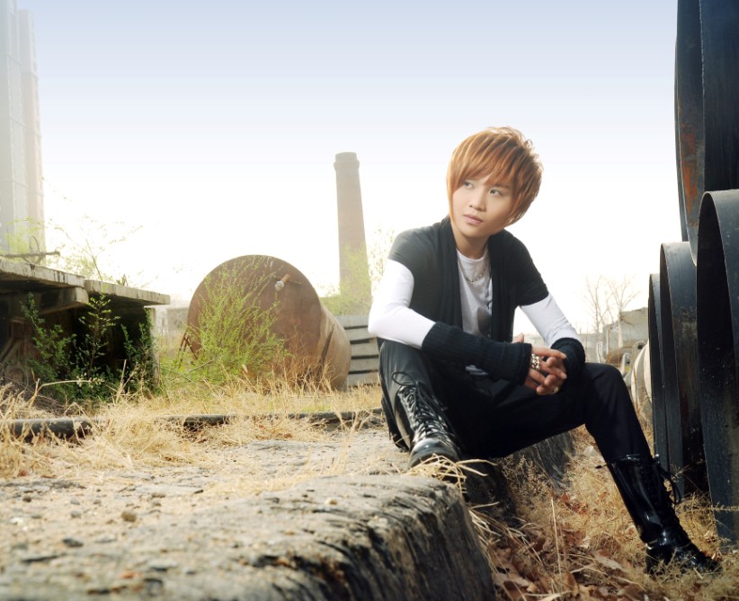  p data-id="gnyut0cufn">华强,艺名欧阳尚尚,男,中国内地原创歌手