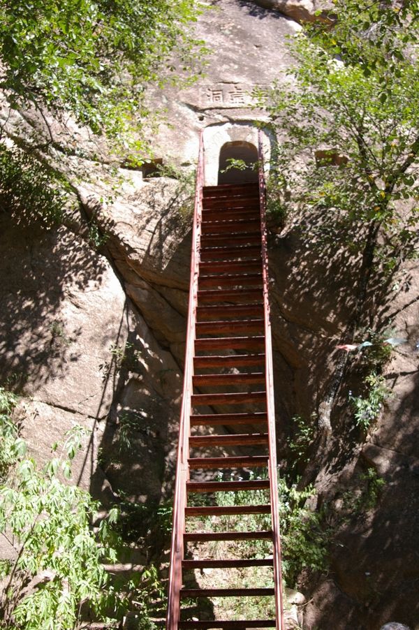  p>金阁山位于河北省张家口市 a target="_blank" href="/item/赤城县