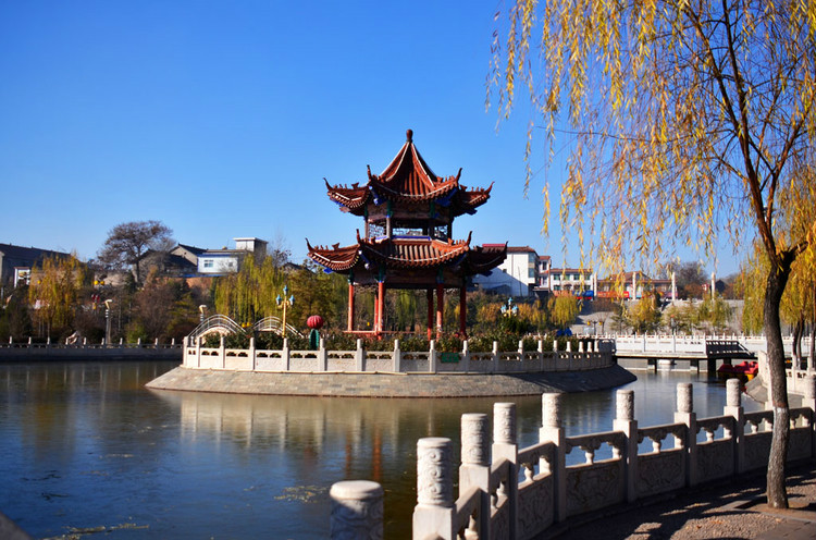  p data-id="gnzlcyfuuy">九龙公园位于翼城县城南部,东与奥体中心