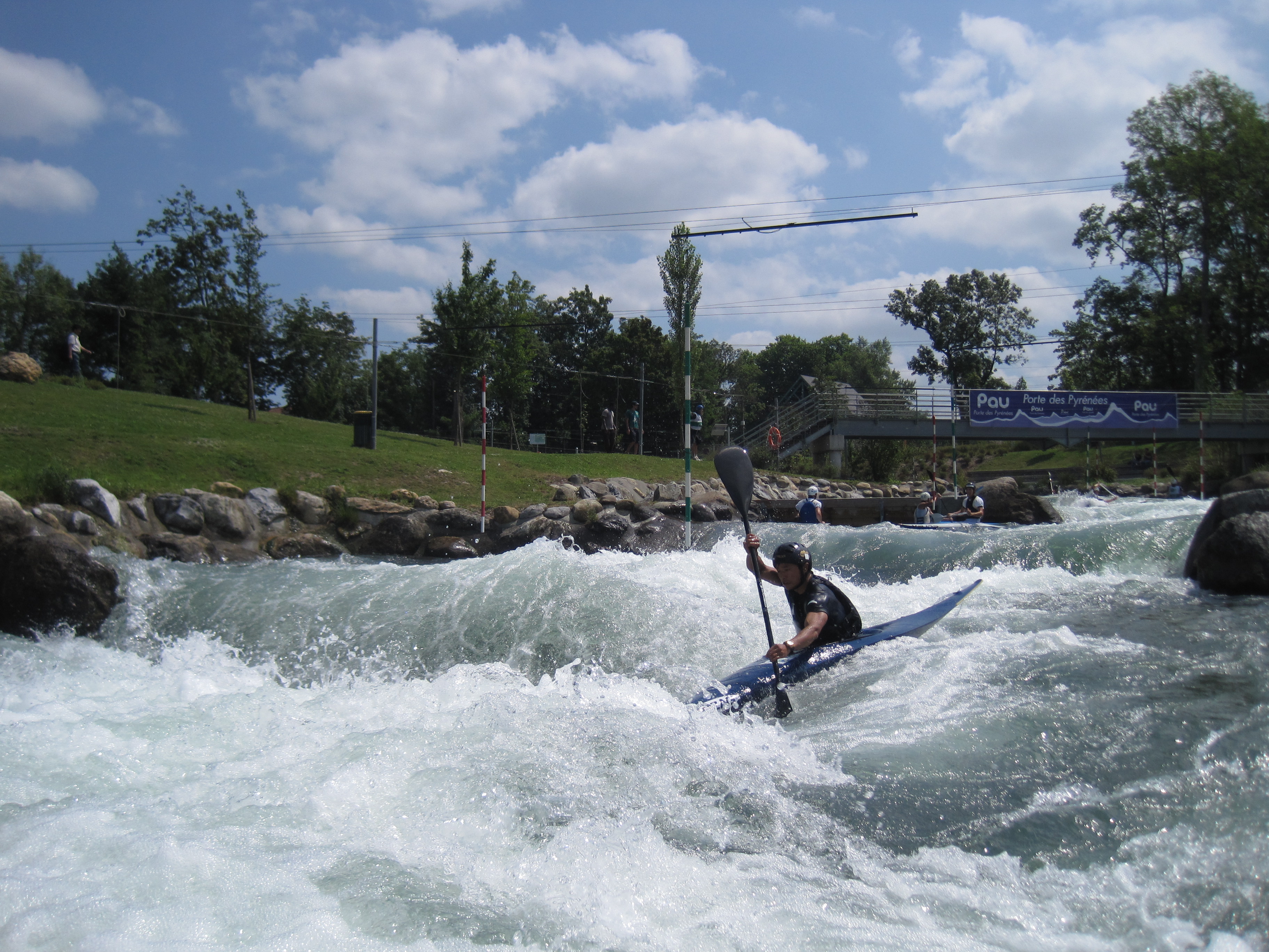 data-lemmaid="2989822">皮划艇激流回旋运动员,6000米的姜古迪如