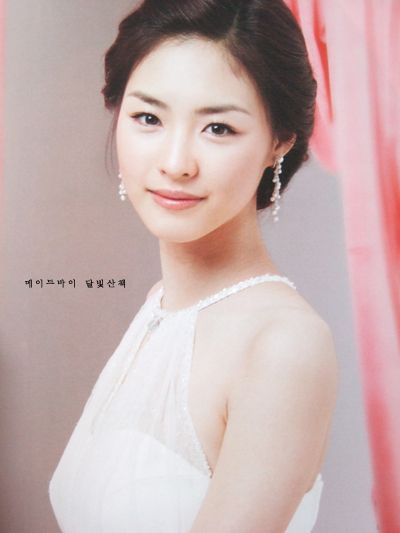  p>李沇熹(lee yeon hee),1988年2月26日出生于韩国,韩国女演员,模特.