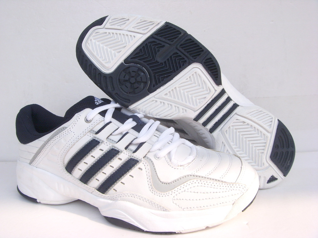 所以网球鞋大部分为中