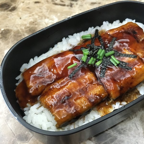 蒲烧鳗鱼饭