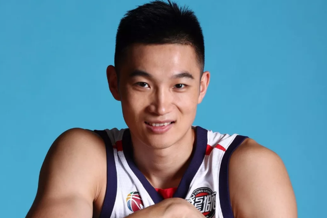  p>朱旭航,1993年12月24日出生于河南洛阳,身高2米01,中国职业篮球