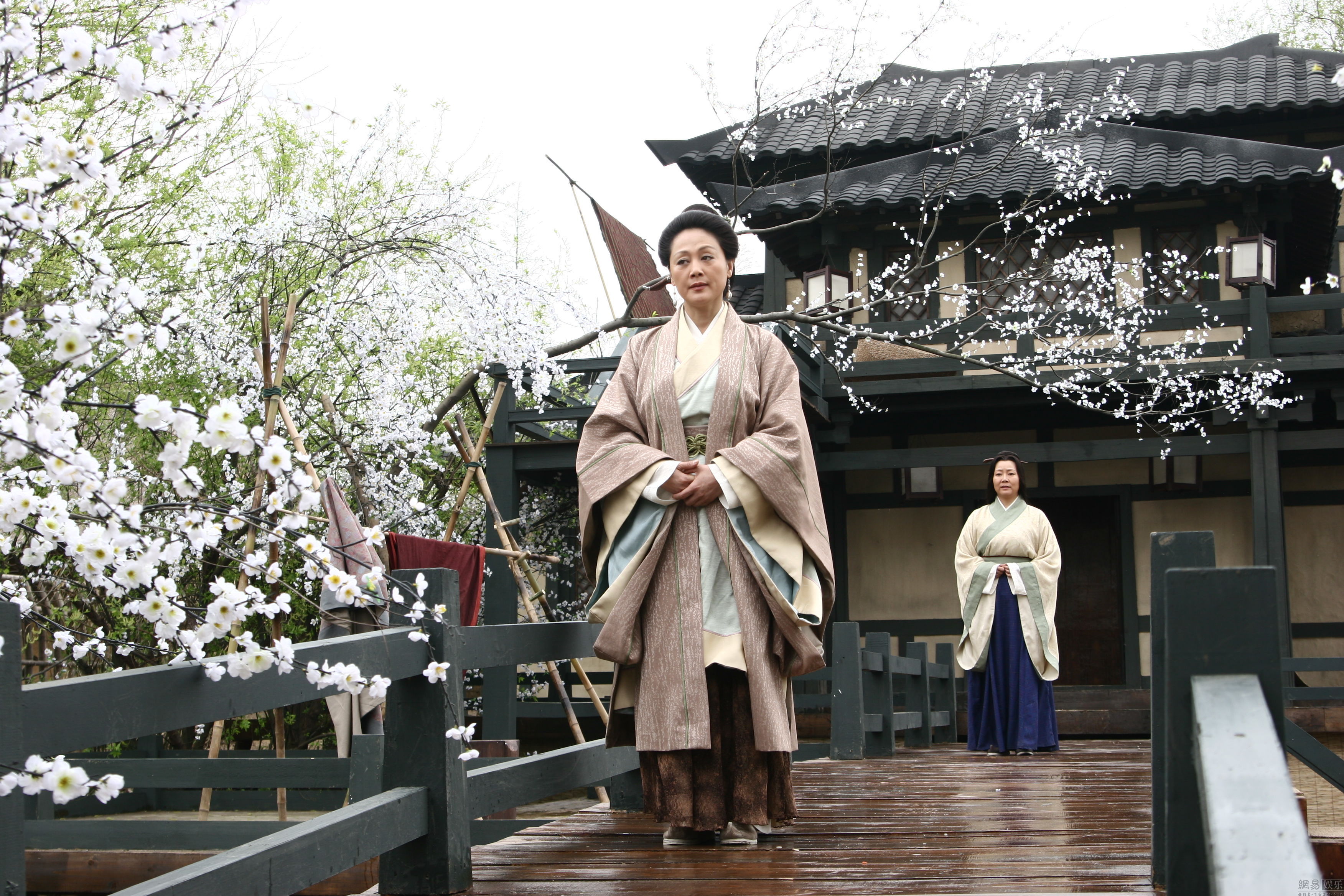 《孔雀东南飞》是刘兰芝夫妻、婆媳、刘兄联袂出演的悲情大片？_百科TA说