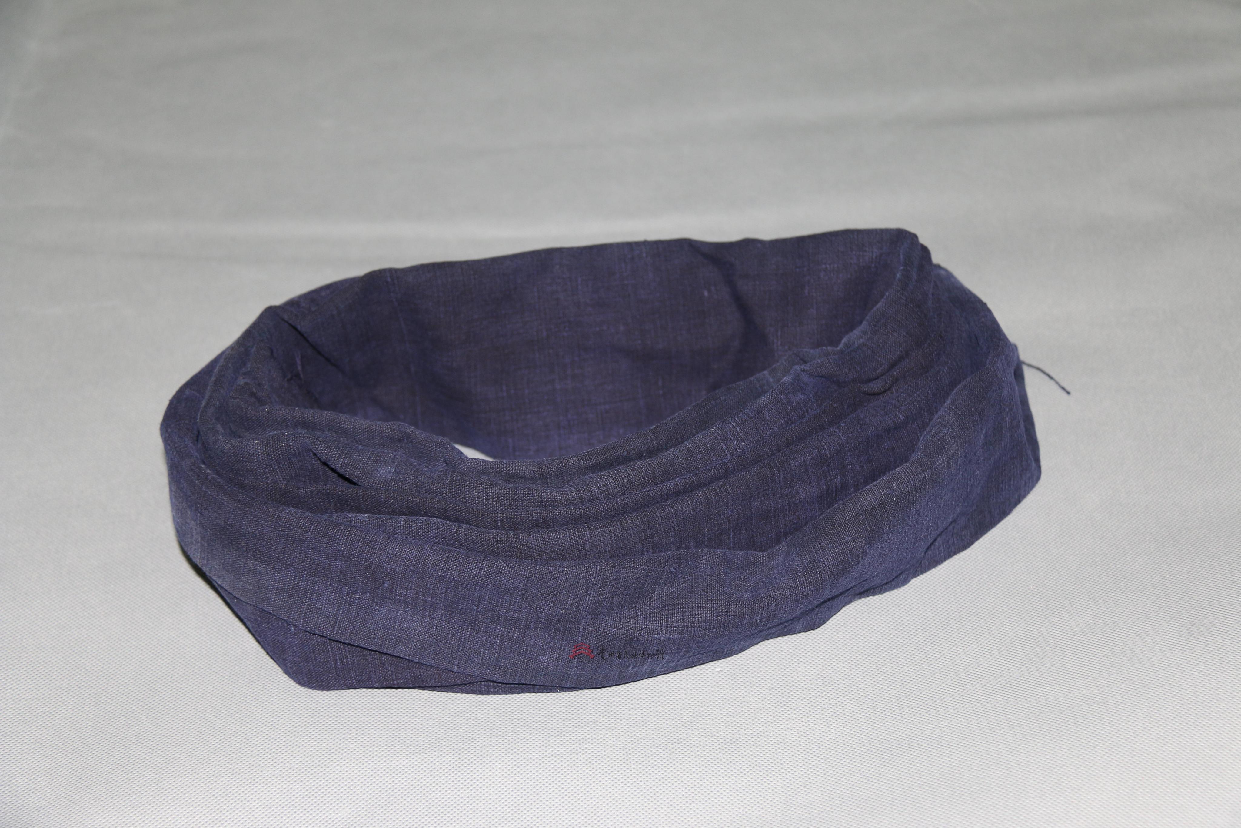 当代都匀布依族蓝布头帕